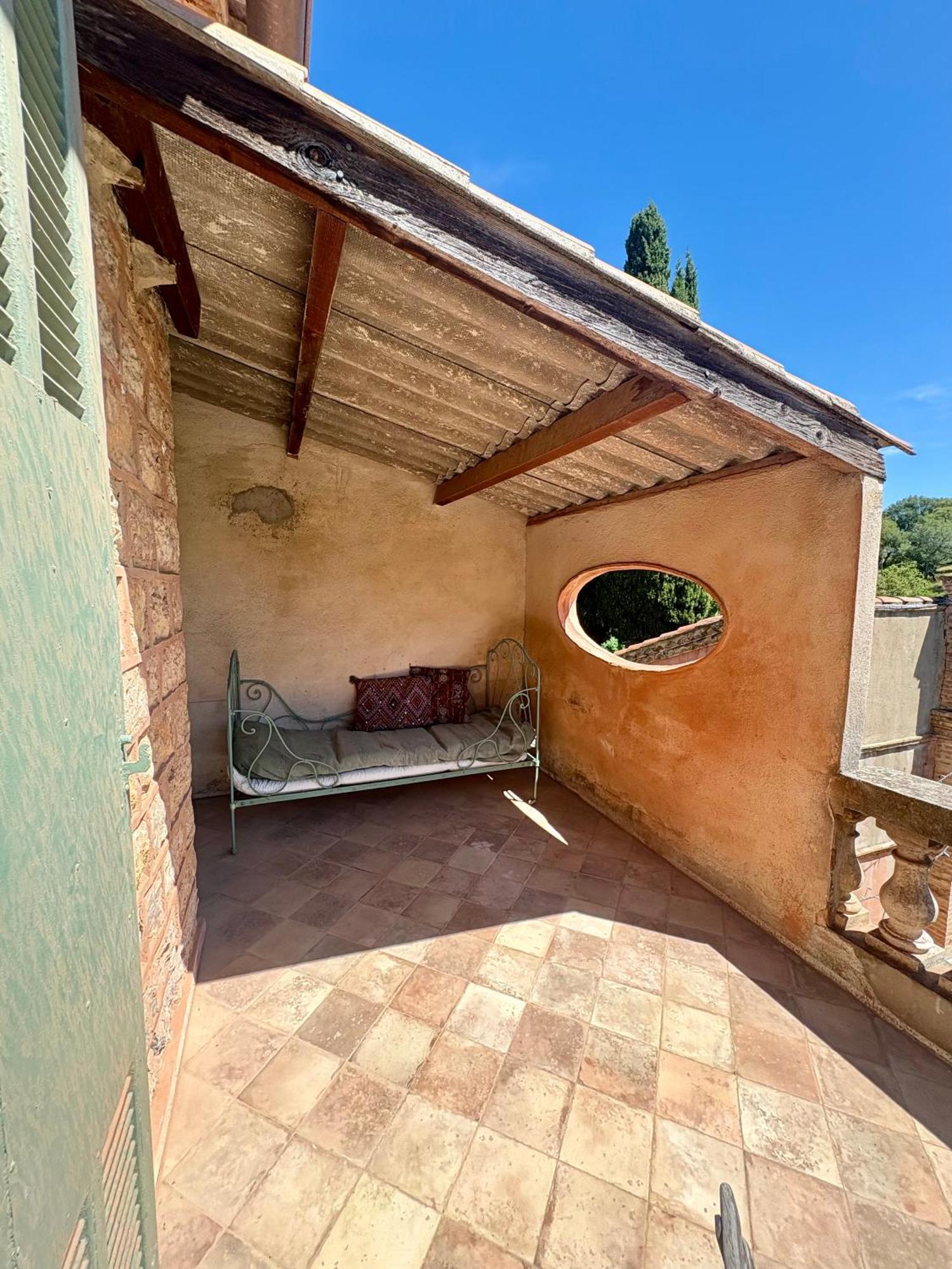 Bassin-chambre D'hote-villa Magdala Couette-café *