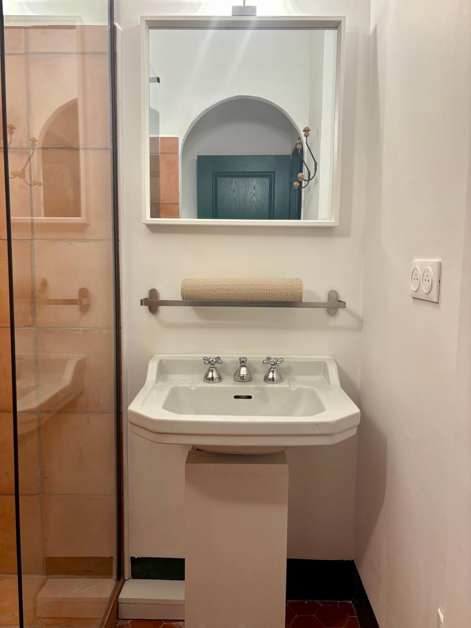 Bassin-chambre D'hote-villa Magdala Hyères
